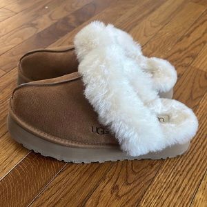 Women’s platform Uggs